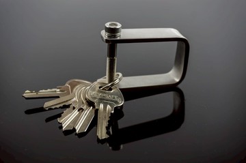 手工折彎不鏽鋼簡約風格鑰匙扣件 ... (客製刻字  畢業禮物 )