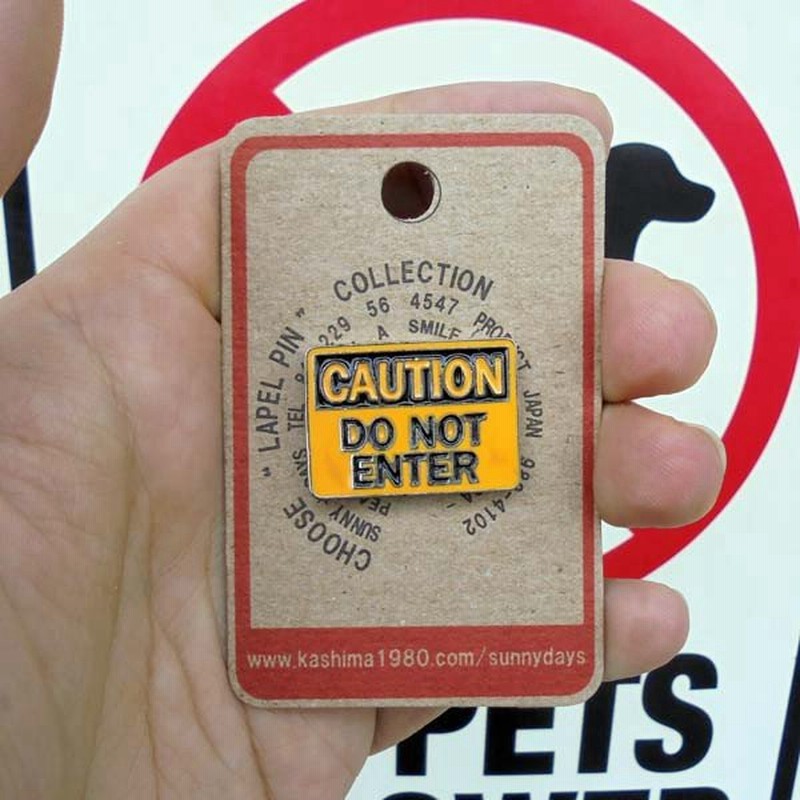 レターパックプラス対応 ラベルピン Caution コーション Pins ピンバッヂ ピンバッジ ピンズ バタフライクラッチ アクセサリー 面白い 綺麗 オシャレ 通販 Lineポイント最大0 5 Get Lineショッピング