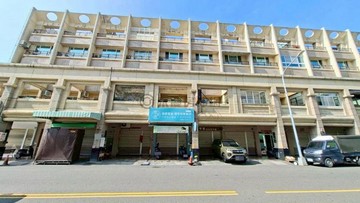 鳳山核心商圈15米文化路自用收租高CP值店住｜高雄市鳳山區文化路