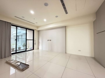 專任❤️總太拾光次頂樓精裝三改二房平車❤️我最好談｜台中市南屯區嶺東南路