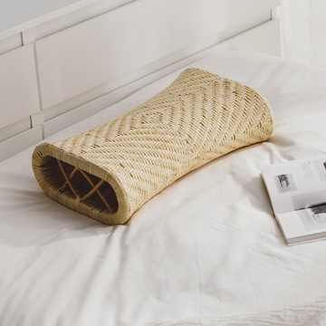 SERVINNO BEDDING 絲薇諾 手工大藤枕  淺棕色  39 x 24 x 11.5cm