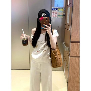 已售9642件💖白色斜领露肩短袖~  辣妹短袖  正肩短袖  短袖t恤 設計感  顯瘦 修身上衣 百搭 修身上衣女