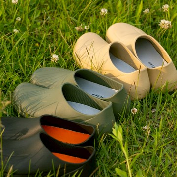 極輕防水麵包鞋 黑色 28