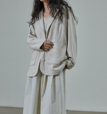 日系復古感亞麻西裝外套 | 天然肌理純色親膚設計 | 休閒寬鬆西服