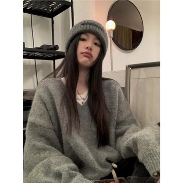 高級感灰色V領套頭毛衣女秋冬寬松軟糯慵懶風加厚復古針織衫上衣