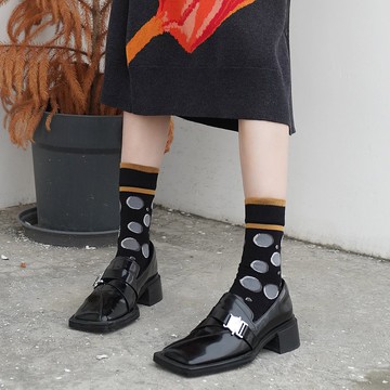 月球表面 中筒襪