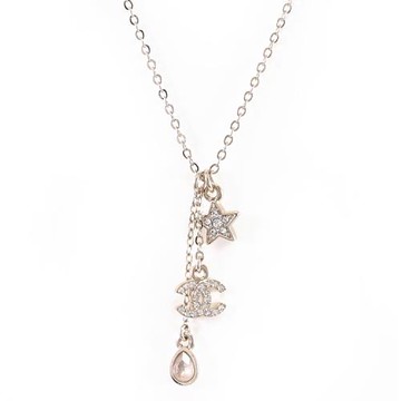 CHANEL ABG889 經典CC LOGO星星水滴水鑽吊墜鎖骨項鍊.淡金