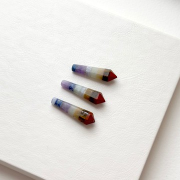 【水晶滾石】七脈輪迷你版六角柱 辦公室家中療癒 裝置擺飾 能量