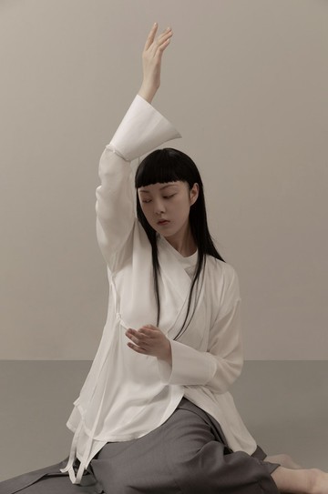 恰到好處的隨性 雙層中式交領 綢緞綁帶寬鬆襯衫