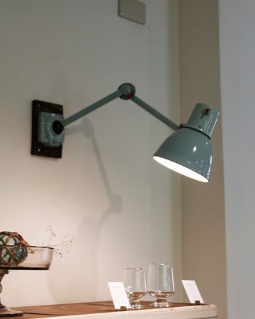 湖水藍關節工作壁燈