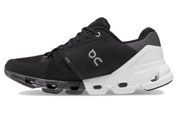 ON RUNNING CLOUDFLYER 4 BLACK WHITE