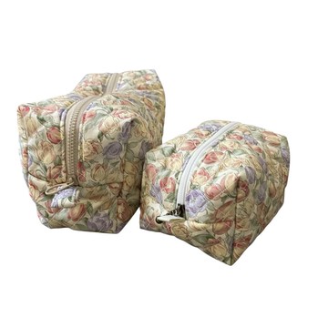 文藝感滿滿的花花化妝包收納包