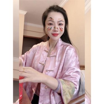 新中式輕國風復古改良唐裝盤扣外套2026年秋季小個子粉色緞面上衣