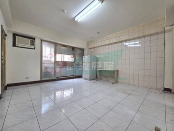 藍小櫻~水湳陳平國小陽光綠第高樓兩房車位｜台中市北屯區平德路