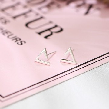 現貨+預購 925純銀耳環三角耳飾-鏤空幾何亮面生日情人節禮物女飾品73qp68【獨家進口】【米蘭精品】