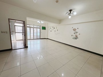 找我最便宜「岡山國宅」甲區三房＋平車⭐｜高雄市岡山區勵志二路