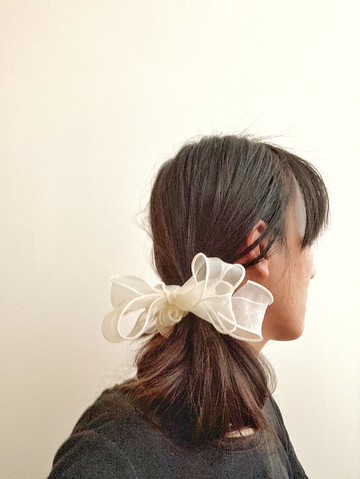 米白色 日系 蝴蝶結 針織 大腸圈 【亮光絲】