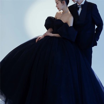 影樓森系純色婚紗超仙簡約抹胸禮服赫本風復古緞面泡泡袖高端拖尾