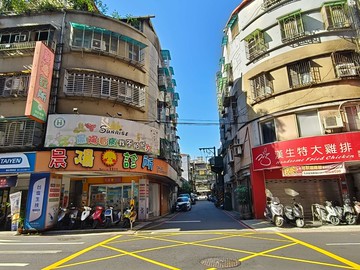 漢生東路黃金三角邊間店面｜新北市板橋區漢生東路