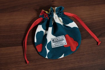 小圓束口袋 / 藍綠花花