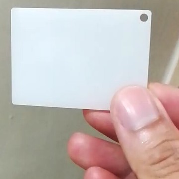 亞克力膠板牌仔一塊 尺寸56mmX40mmX3mm 無文字 無匙扣