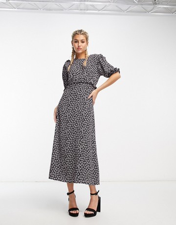 Nobody's Child Felicia puff sleeve dress in heart print-Black
