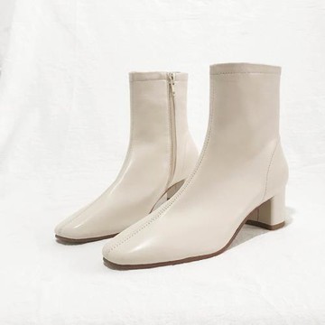 法式小眾白色方頭粗跟短靴女春秋單靴真皮中跟網紅瘦瘦靴裸靴子