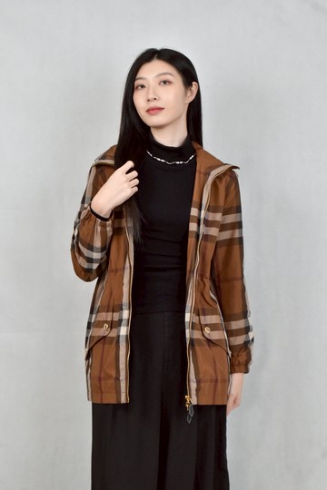 (M) burberry棕色連帽格紋外套