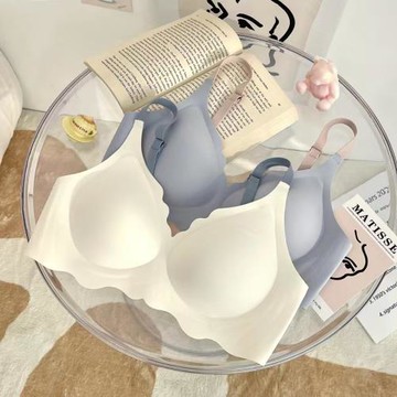 內衣女夏季無鋼圈小胸聚攏收副乳無痕內衣女生光面少女薄款文胸罩