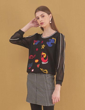 ★【喜芝梅】卡通星空多圖案醒目上衣(黑色；M-3L) 222700163