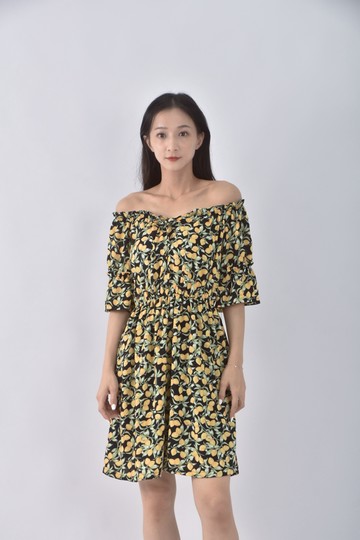 (M) nice ioi質感收腰黑色洋裝