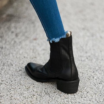 切爾西女靴2022年新款尖頭中跟黑色套筒網紅真皮秋冬季超火短靴女