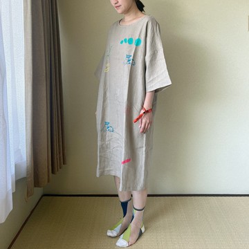 Yinke卡其手工印花口袋五分袖亞麻洋裝 自由海