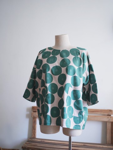 大綠點有袖四方衣