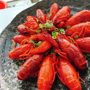 友鮮食｜海揚麻辣小龍蝦🔥特價$299元◇每盒750公克±10%(固形物500g)◇宵夜◇加熱即食🉑超商店到店