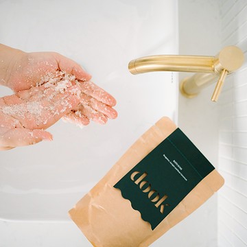 【環保包裝新品上市】英國【dook】靜謐輕盈柔滑浴鹽 (佛手柑+杜松+玫瑰天竺葵)