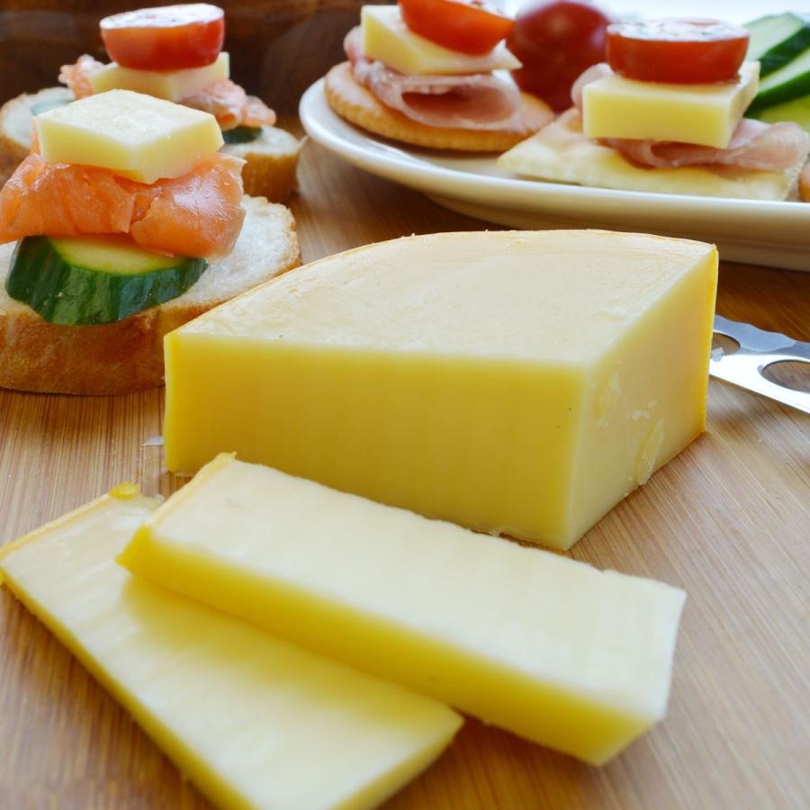 フリコ ゴーダチーズカット 約７２０g前後 オランダ産  ナチュラルチーズ  クール便発送 Gouda Cheese チーズ料理