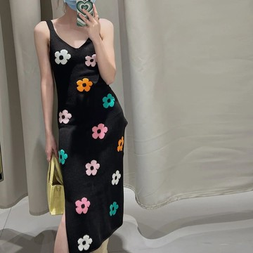 ParrotFashion 針織洋裝 小眾設計感黑色花朵刺繡針織洋裝女新款高腰氣質吊帶裙子潮