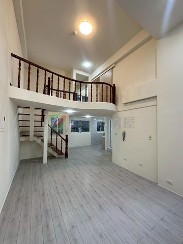 西屯樓中樓三房．首購首選．近逢甲商圈｜台中市西屯區櫻城五街