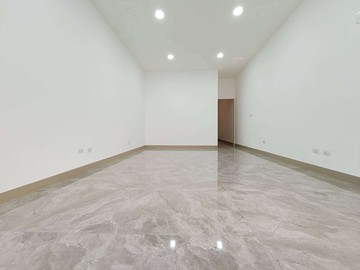 三多興中商圈忠孝夜市黃金透天店住｜高雄市苓雅區忠孝二路