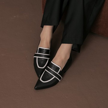 線框結構-尖頭粗跟包鞋-黑色