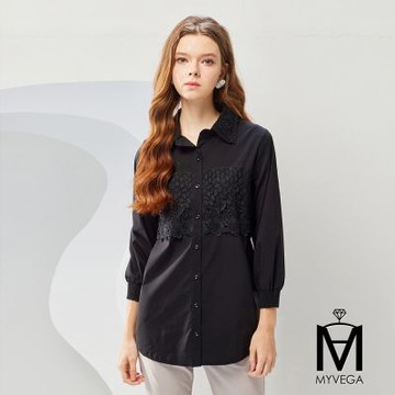 MYVEGA麥雪爾 MA棉質拼接蕾絲翻領雙口袋長版襯衫-黑