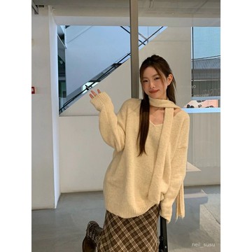 【免費參觀】 中長款針織毛衣 秋冬衣服 毛衣女 MONZON 年秋季新款慵懶寬鬆V領毛衣配圍巾中長款針織衫上衣女 XRK