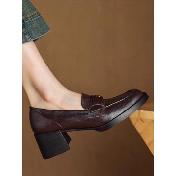 真皮單鞋女黑色高跟山茶花樂福鞋2025春秋新款英倫風一腳蹬小皮鞋