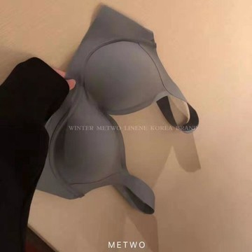 【可可裡】現貨❣️無痕一片式裸感乳膠無鋼圈小胸聚攏運動內衣女士防下垂上托文胸女