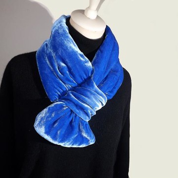 克萊因藍真絲絲絨夾棉圍巾女冬季優雅百搭輕量羽絨棉交叉保暖圍脖