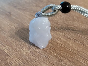 【親翠】天然翡翠 手工雕刻瞇眼白色小九尾 畢業禮物