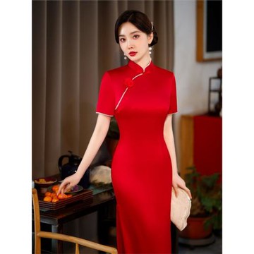 何旗2026年新款改良中長紅色婚宴旗袍中式敬酒服喜婆婆顯瘦連衣裙