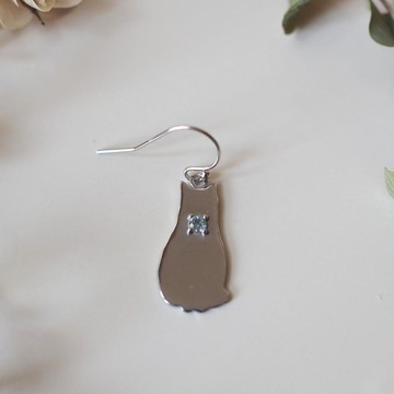 單耳貓剪影耳针（埃及坐貓）坦桑石、粉紅碧璽、海藍寶石