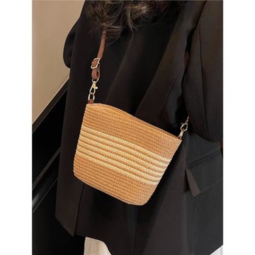 夏季草編小包包女2025新款沙灘編織水桶包百搭海邊度假斜挎手機包